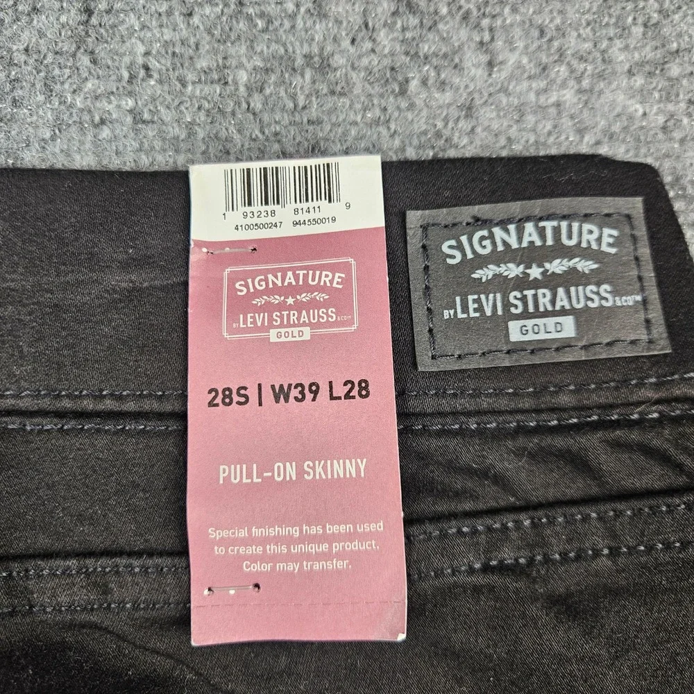 Signature Levi Strauss Gold Totally Shaping PullOn Skinny Jeans Black 28S W39L28